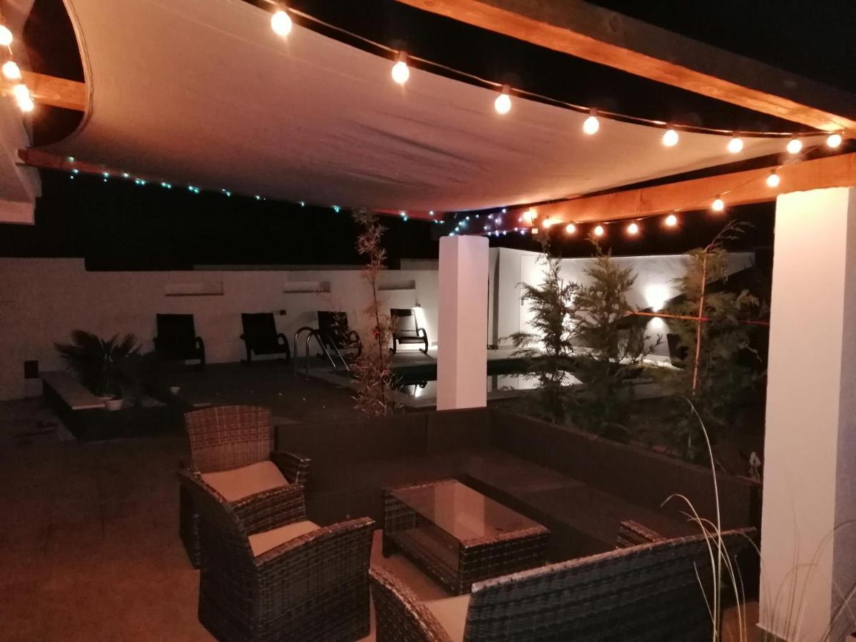 Elena Villa Pomer Buitenkant foto