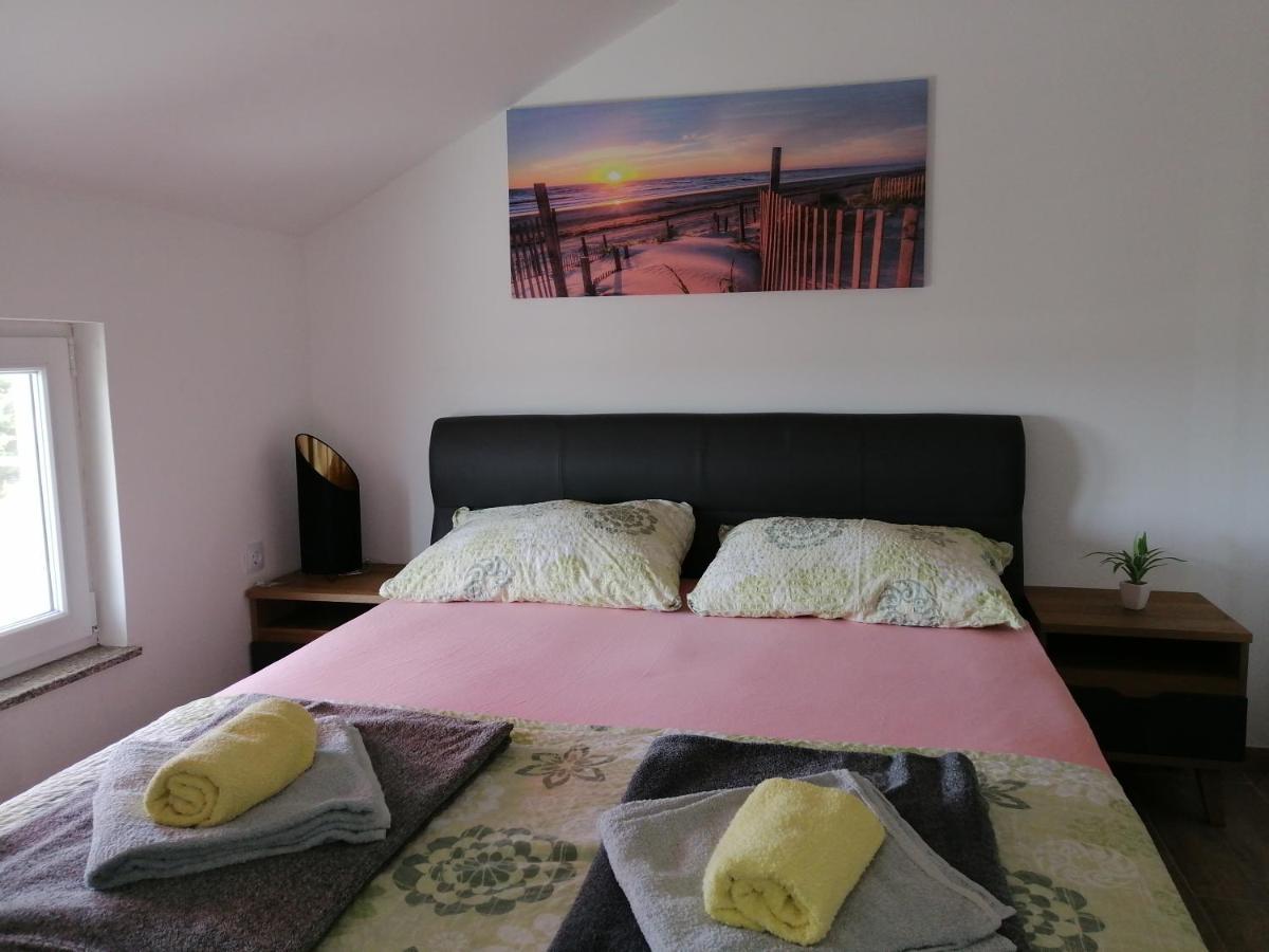 Elena Villa Pomer Buitenkant foto