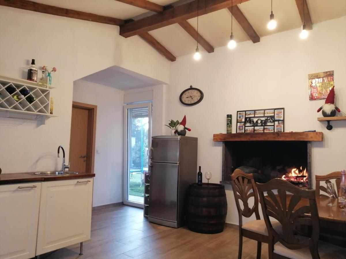 Elena Villa Pomer Buitenkant foto