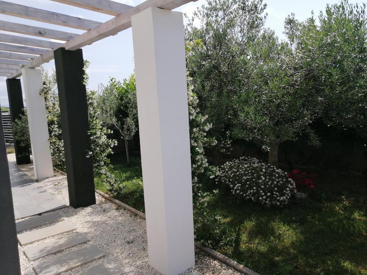 Elena Villa Pomer Buitenkant foto