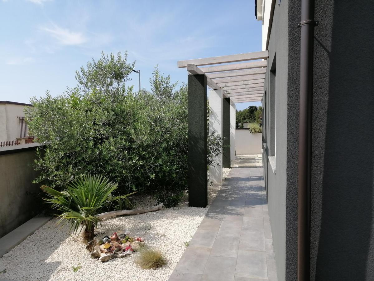 Elena Villa Pomer Buitenkant foto